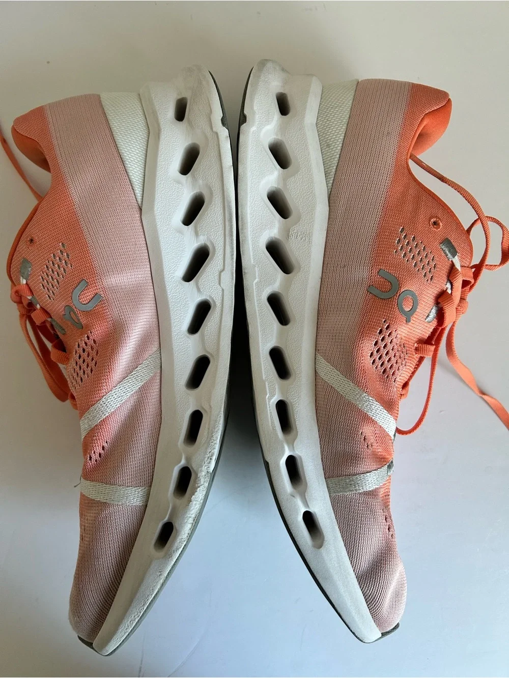On Cloud Men’s Running Shoes Size 12.5 Coral Peach Sneakers